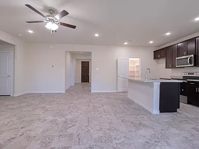 Building Photo - 1028 Park Oak Ln