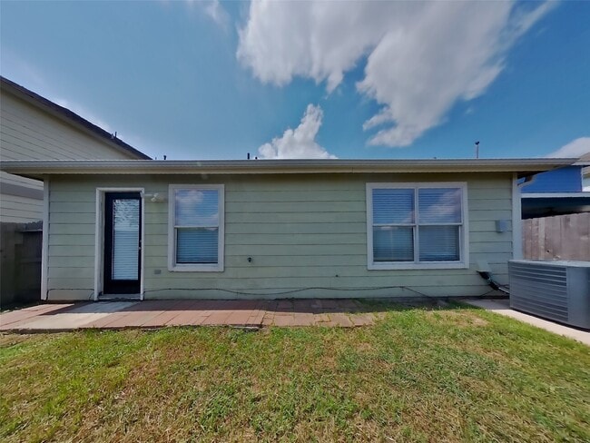 Building Photo - 18822 Remington Park Dr