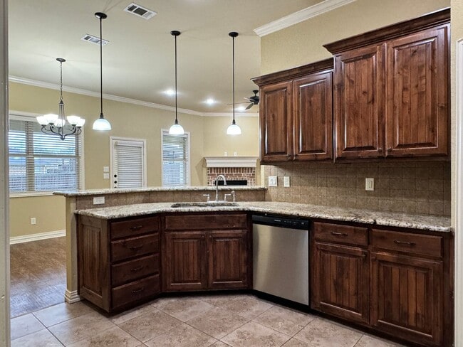 Building Photo - 309 Ash Dr