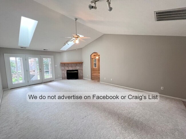Building Photo - Country Club Hills- Abernathy