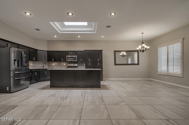 Building Photo - 14805 Holly Springs