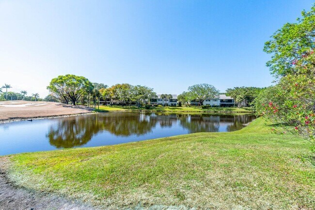 Building Photo - 61 Eastgate Dr