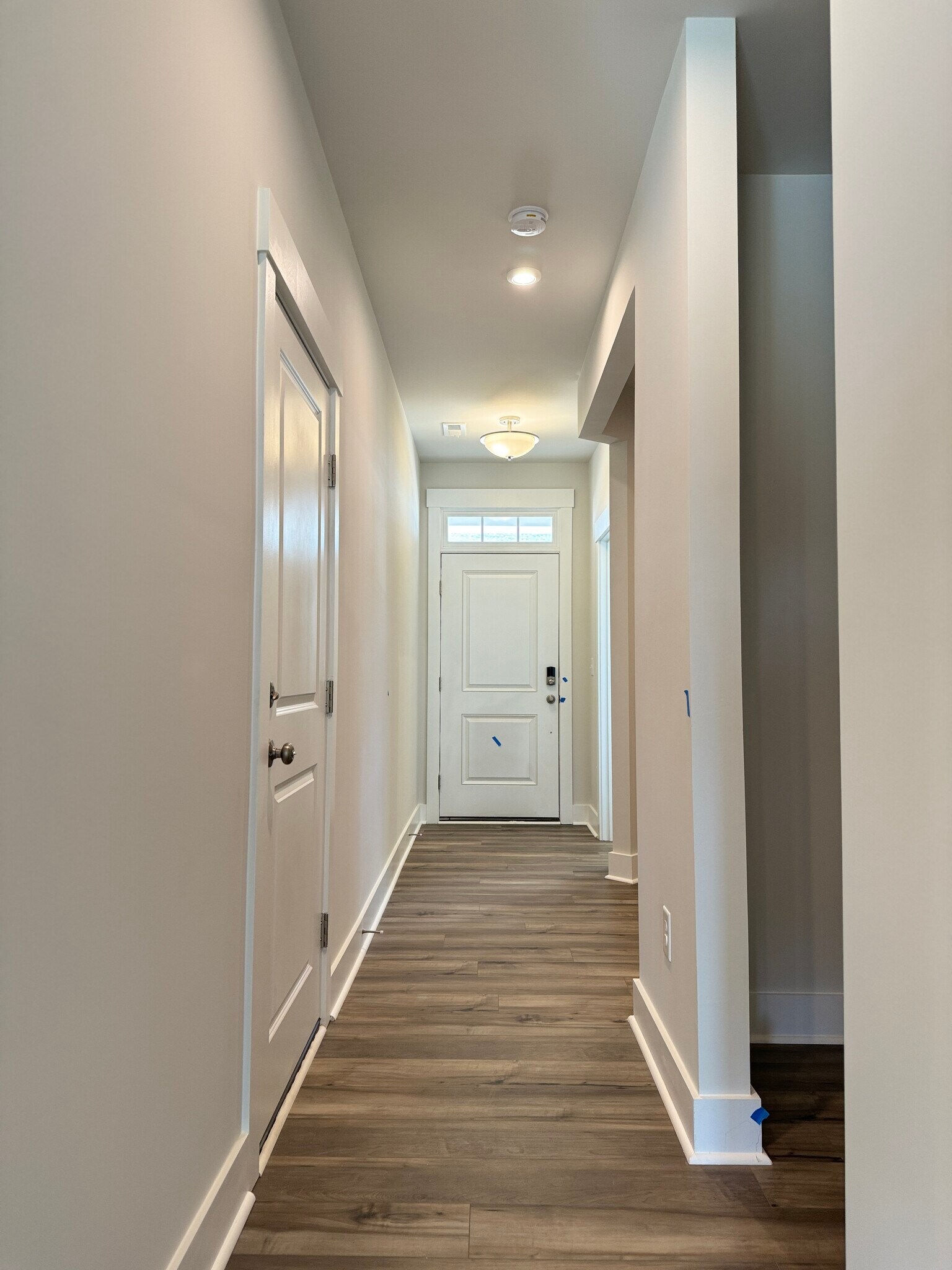 Building Photo - 9637 Munsing Dr