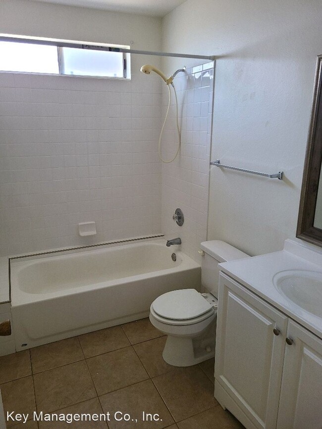 Building Photo - 3 br, 2 bath House - 4923 W. Christy Drive