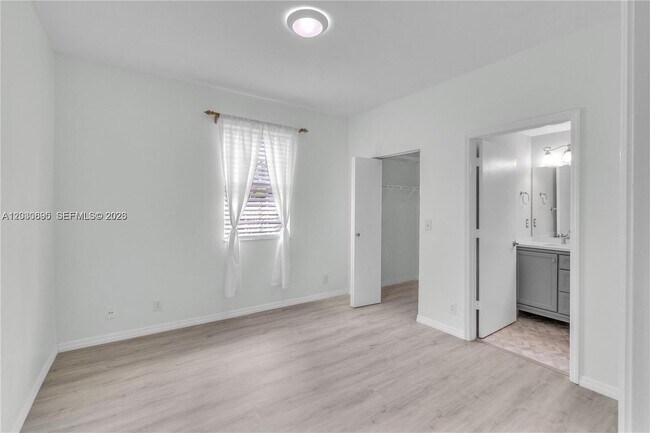 Building Photo - 1393 Barcelona Way