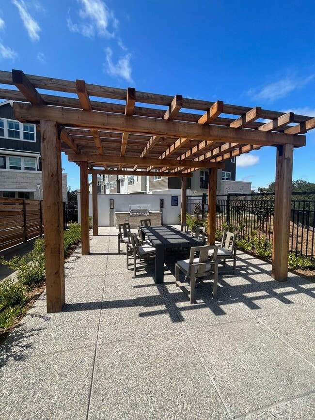 Building Photo - 282 Gambrel Cir