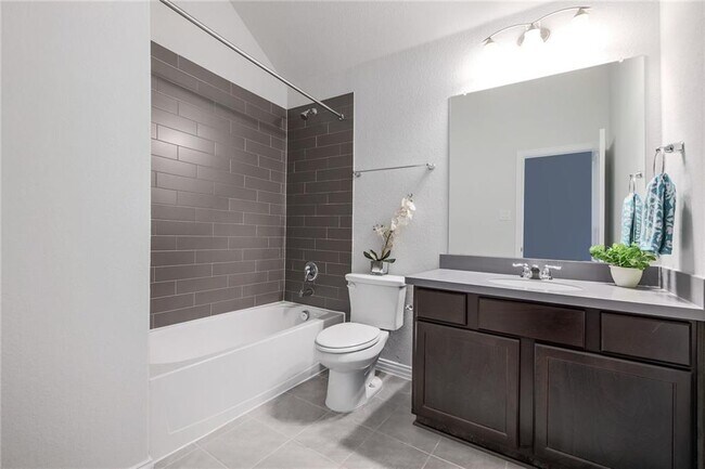 Building Photo - 708 Sunny Ridge Dr