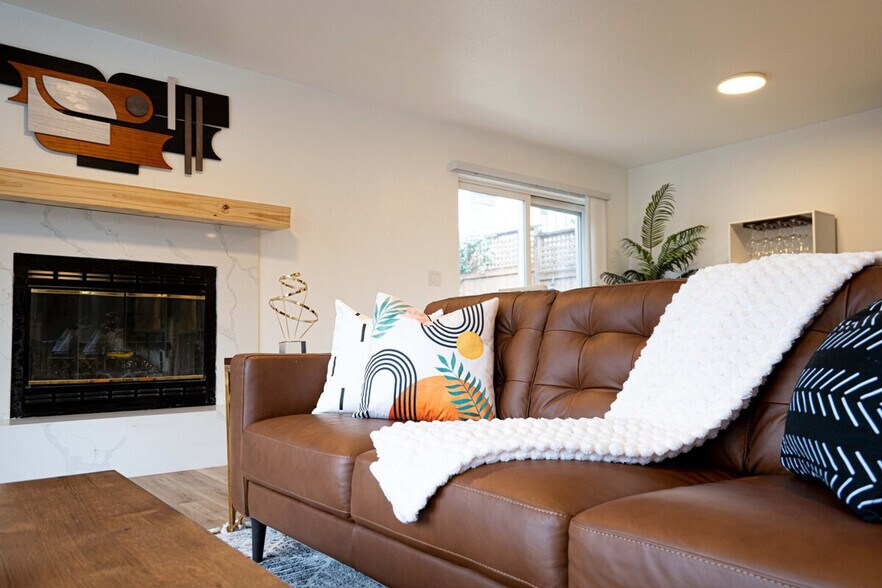 Building Photo - 705 24th Ave