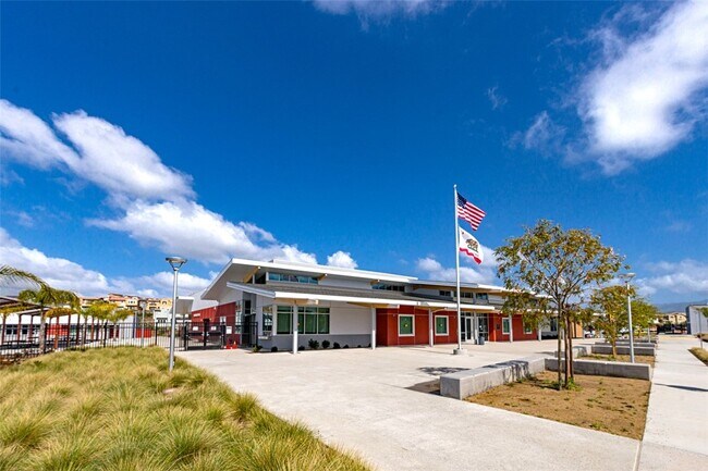 Building Photo - 3140 Cove St
