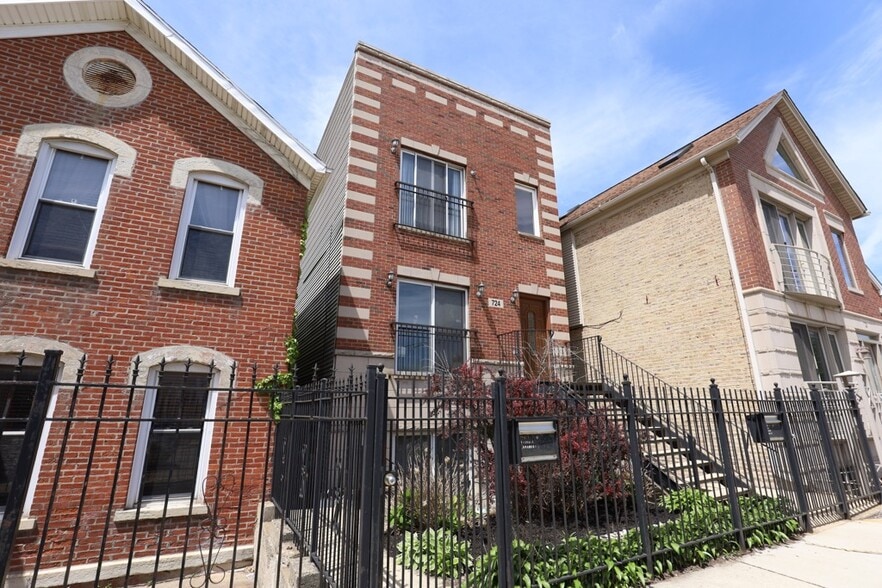 Building Photo - 724 N Willard Ct
