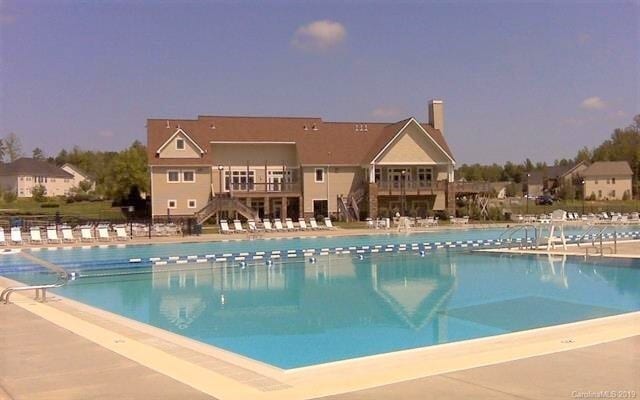 Building Photo - Great Home Community Pools Like A Resort