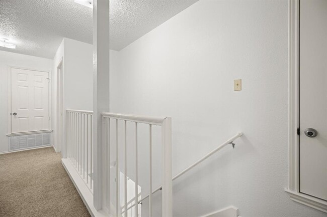 Building Photo - 13313 Black Canyon Dr