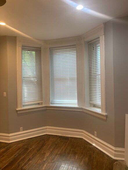 Living room - 2309 S Leavitt St