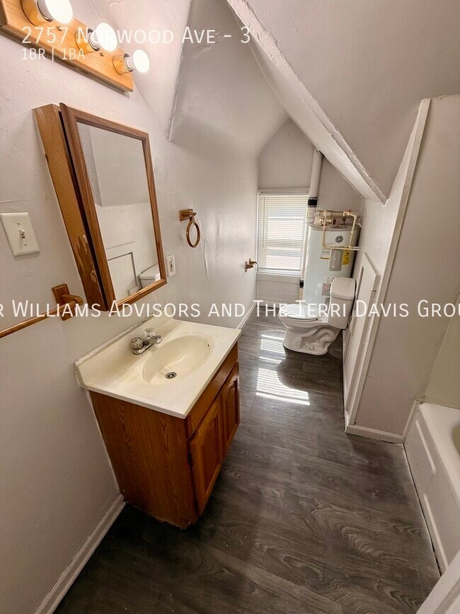 Building Photo - 2757 Norwood Ave