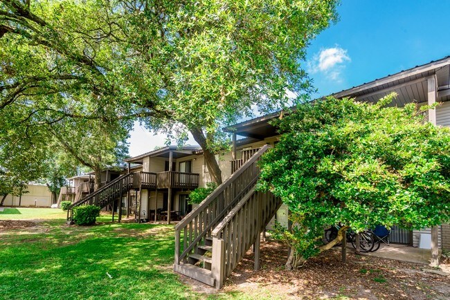 Building Photo - Atwood Oaks Apartments
