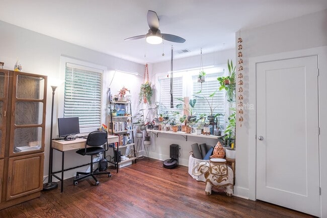 Building Photo - 1016 Coleman St SW