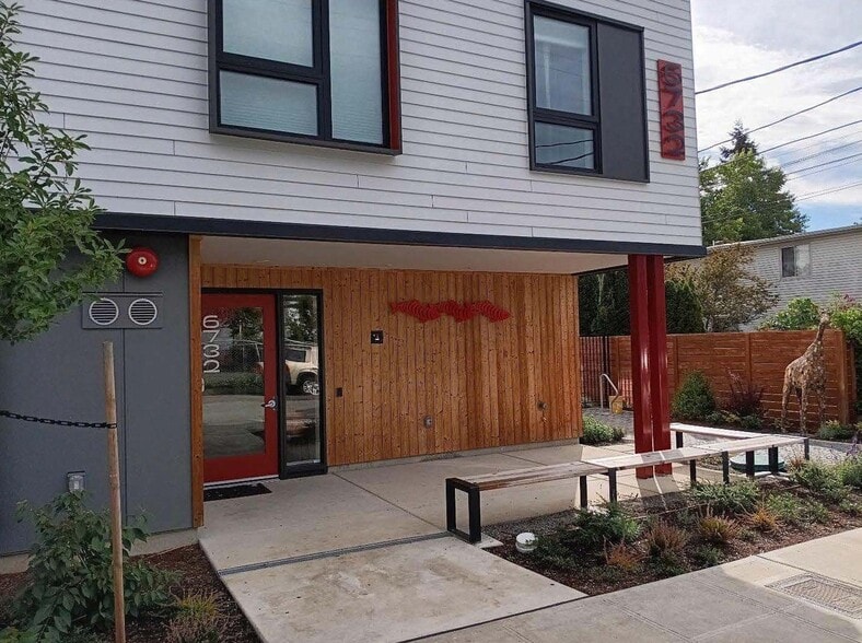 Building Photo - 6732 40th Ave S