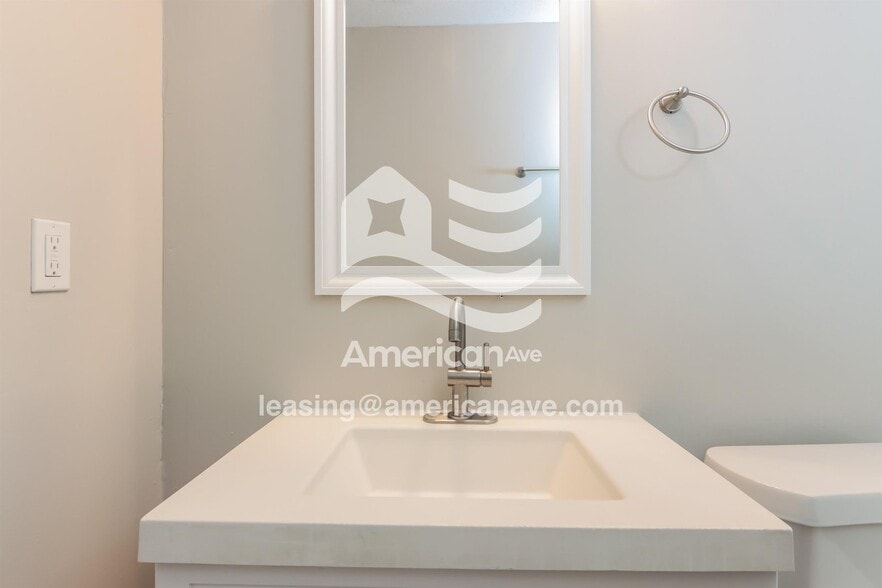 Building Photo - 5039 Wellborn Dr