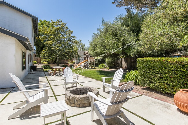 Building Photo - 1062 Foxenwood Dr