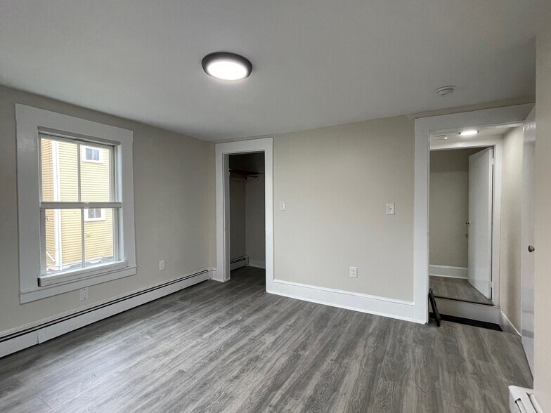 Building Photo - 26 Kenwood St