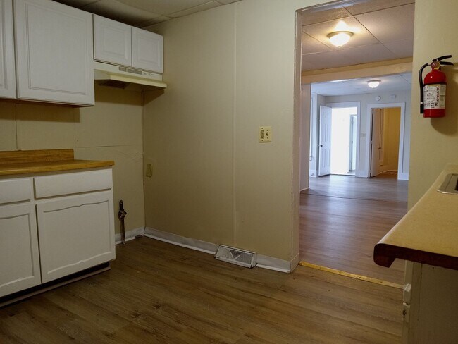 Building Photo - 328 D St