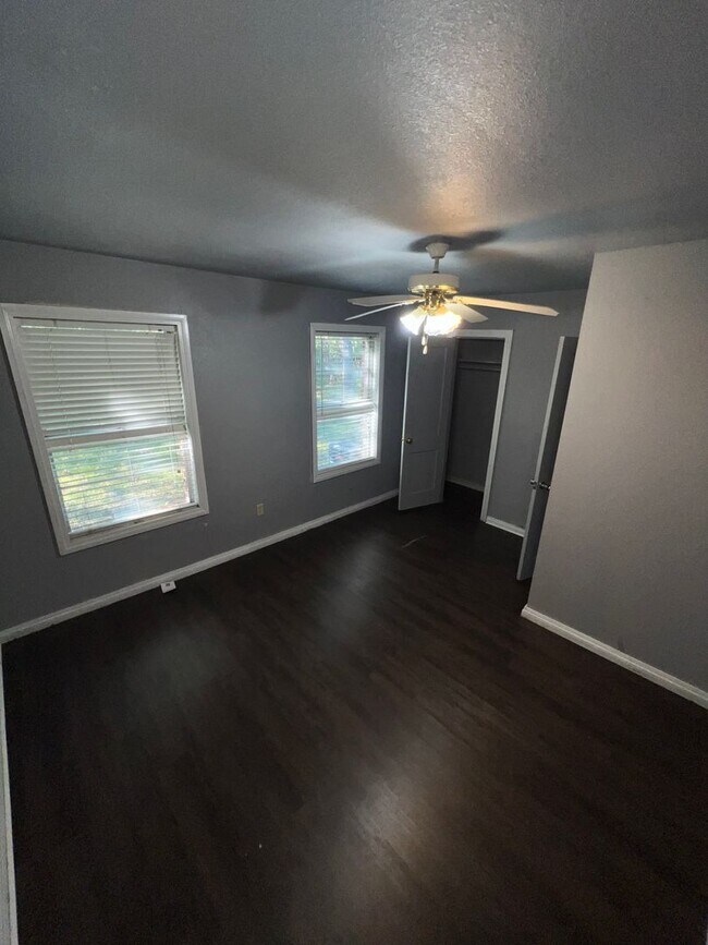 Building Photo - 4517 Bullen St