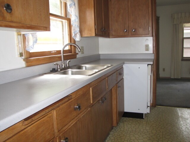 Building Photo - Great location in Richfield,*3Bed*1Bath single family home Avail Now!