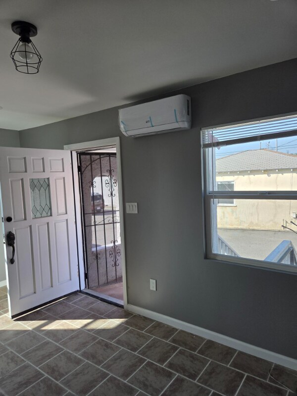 Building Photo - 4010-4014 Rockwood St