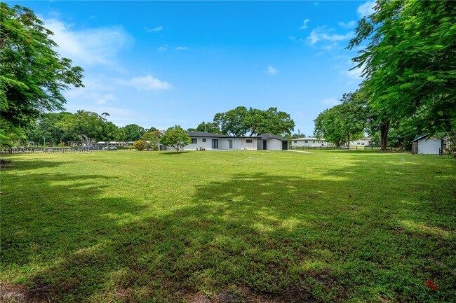 Building Photo - 4660 SW 128th Ave