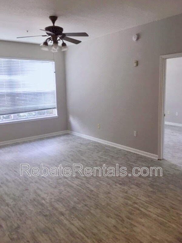 Building Photo - 7990 Baymeadows Rd E