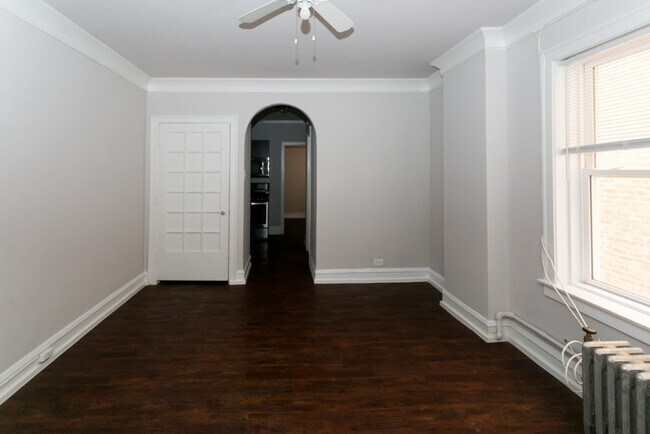 Building Photo - 6748 N Ashland Ave