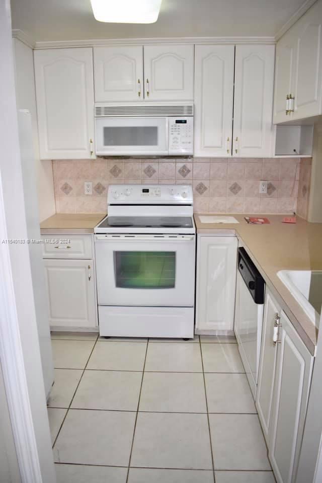 Building Photo - 2 bedroom in Sunny Isles Beach FL 33160