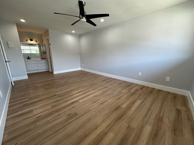 Building Photo - RV T 1708