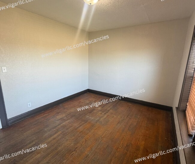 Building Photo - 3713 Hemlock St