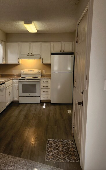 Building Photo - 1429 N Sherman Ave