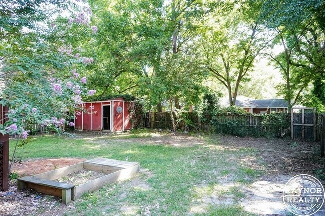 Building Photo - 223 S Main St