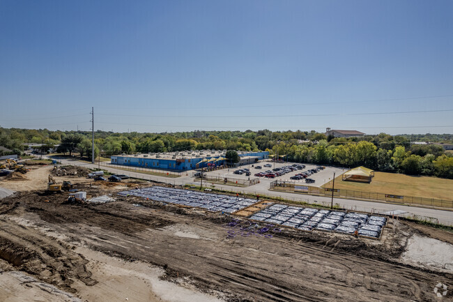 Building Photo - Avenue at Sycamore Park