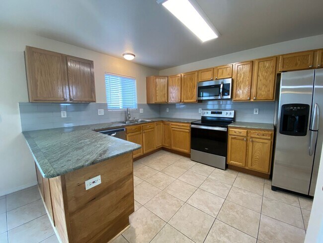 Building Photo - 3 Bedroom 2 Story in Millers Crossing