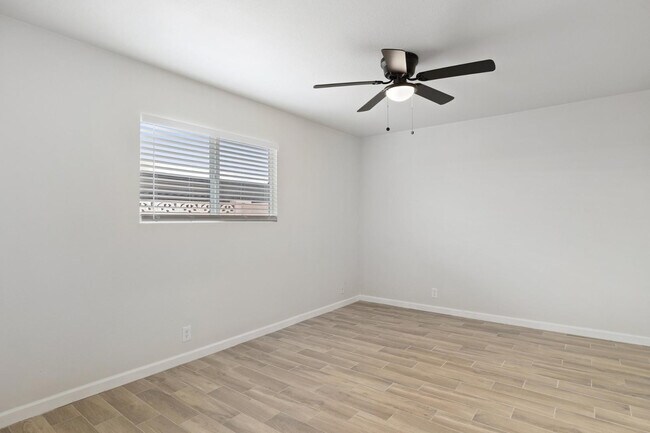 Building Photo - 6816 N 35th Ave