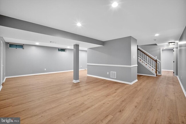 Building Photo - 6157 Ridgemont Dr