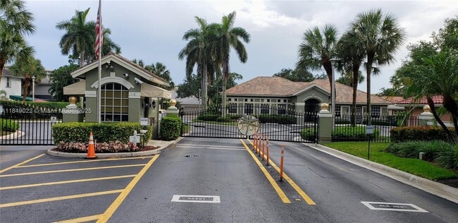 Primary Photo - 130 Palm Desert Ln