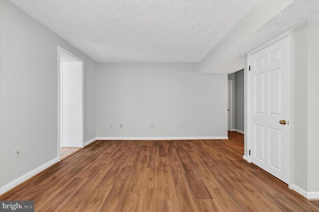 Building Photo - 8405 Overlook St