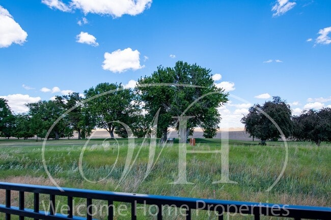 Building Photo - Brand NEW Home Overlooking the Golf Course