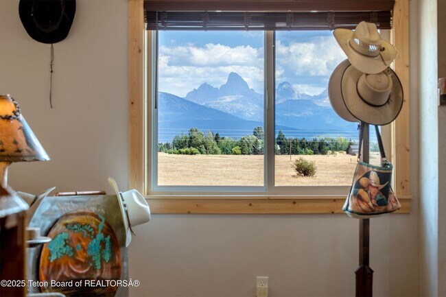 Building Photo - Spacious Family Home with Teton Views on 5...