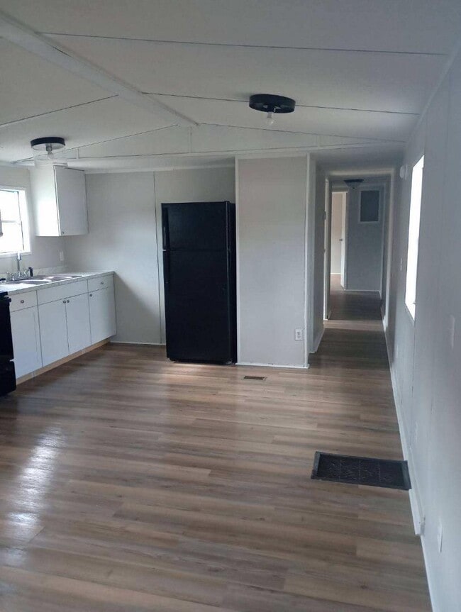 Building Photo - 11 Stewart Pines Loop NE