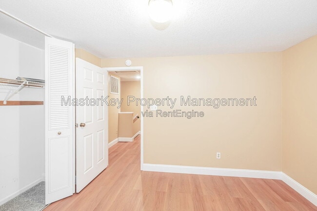 Building Photo - 104 Castle Bay Ct