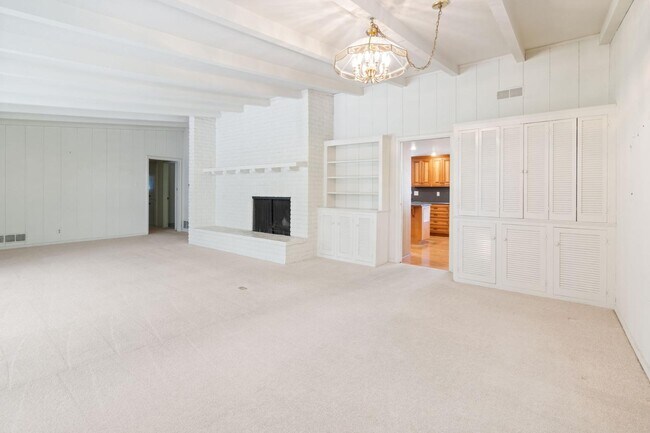 Building Photo - 3220 Fieldcrest Dr