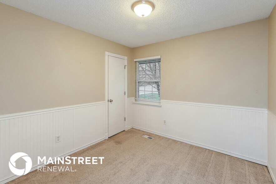 Building Photo - 11521 N McGee St