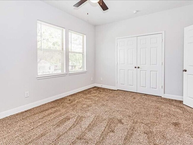 Building Photo - 8214 Parker Rd