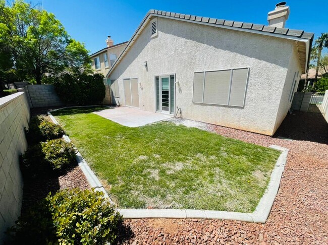 Building Photo - Single-story 4 Bed nestled in the desirable Green Valley Ranch!  3 Car Garage!